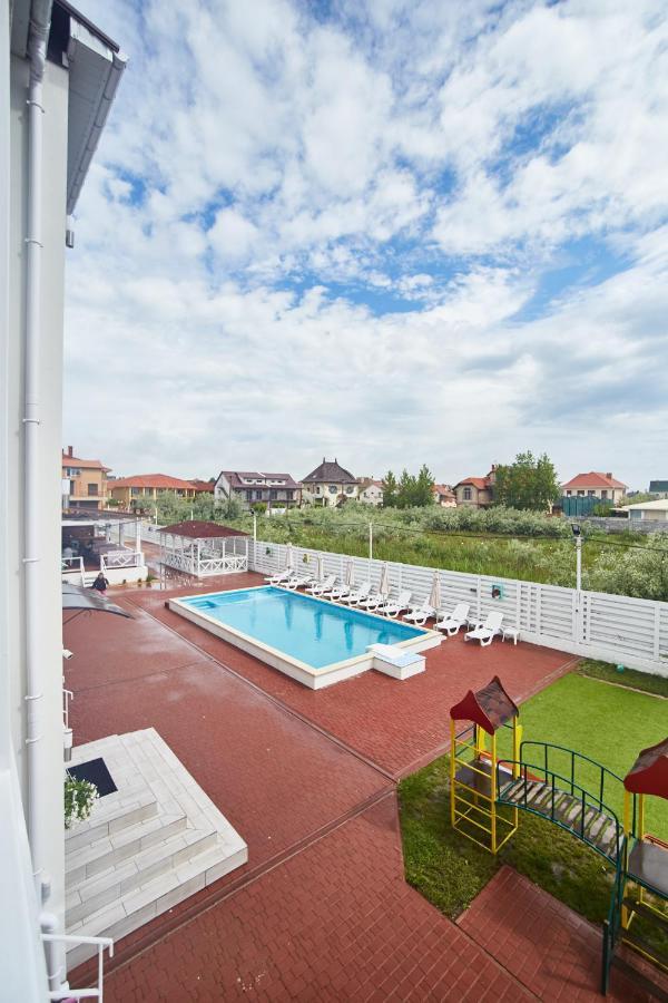 Family Hotel Happy Inn Zatoka Exterior foto