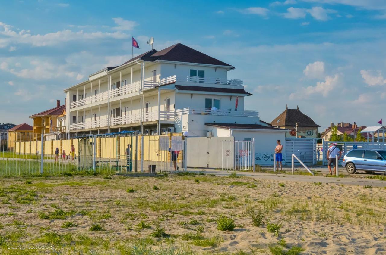 Family Hotel Happy Inn Zatoka Exterior foto